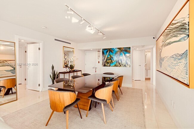 Building Photo - 2127 Brickell Ave