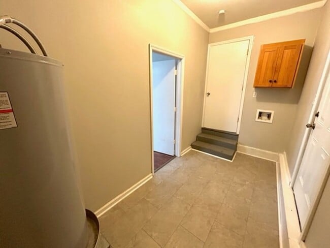 Building Photo - THREE BEDROOM ONE AND HALF BATH BRICK RANCH HOME