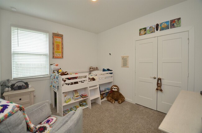 Building Photo - 1696 Daylight Lk Dr