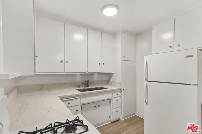 Building Photo - 11660 Chenault St