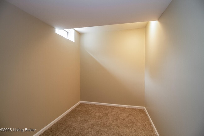 Building Photo - 6005 Delilah Ct