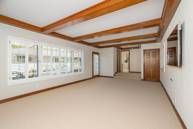 Building Photo - 14972 Camarosa Dr
