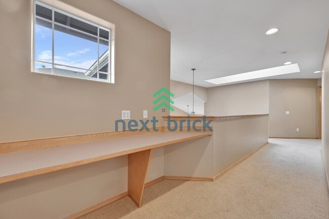 Building Photo - Spacious 4-Bedroom Retreat in Bothell with 2.5 Baths and 2454 Sq Ft of Comfort!