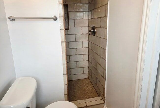 Building Photo - 1968 E 5850 S