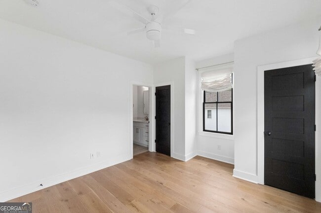 Building Photo - 98 Middle St