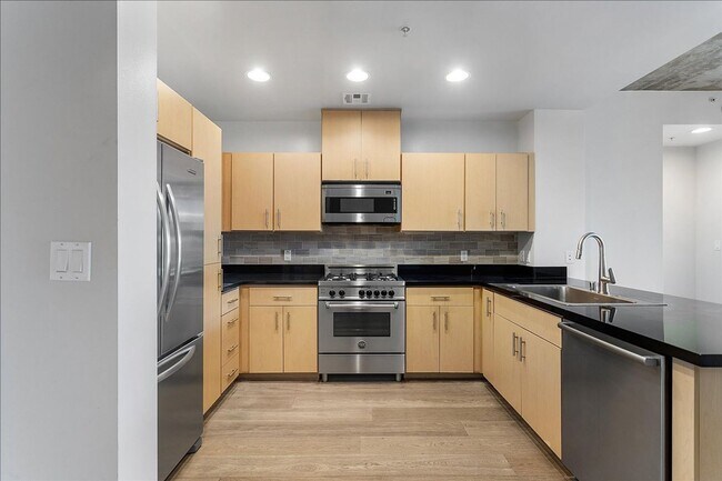 Building Photo - 311 2nd St