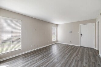 Building Photo - 11715 S Glen Dr