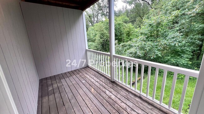 Building Photo - Beautiful 3 BD | 2.5 BA Duplex in Wine Cou...