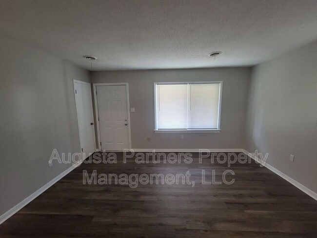 Building Photo - 3618 Audubon Pl