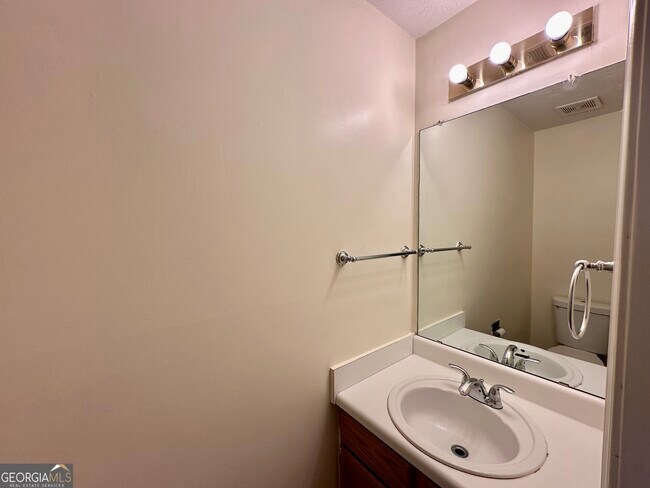 Building Photo - 3713 Crescent Hill Ln