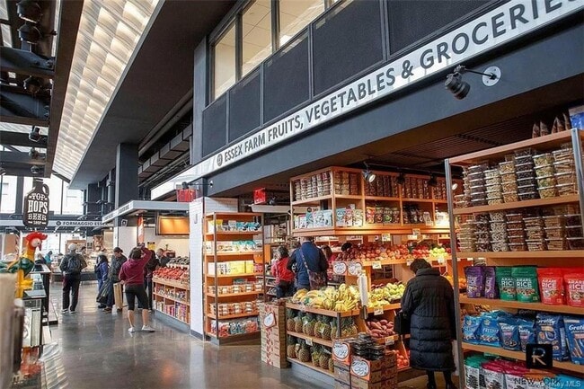 Building Photo - 100 Suffolk St