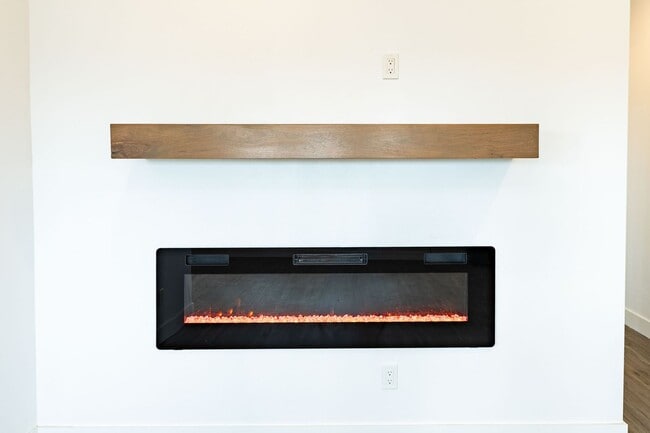 Building Photo - L2422OY