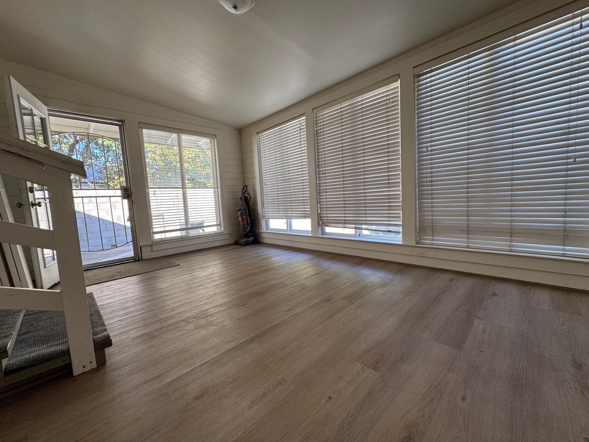 Building Photo - 712 E Washington St