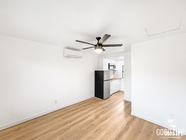 Building Photo - Coastal Charm Meets Modern Living in Beautiful Encinitas