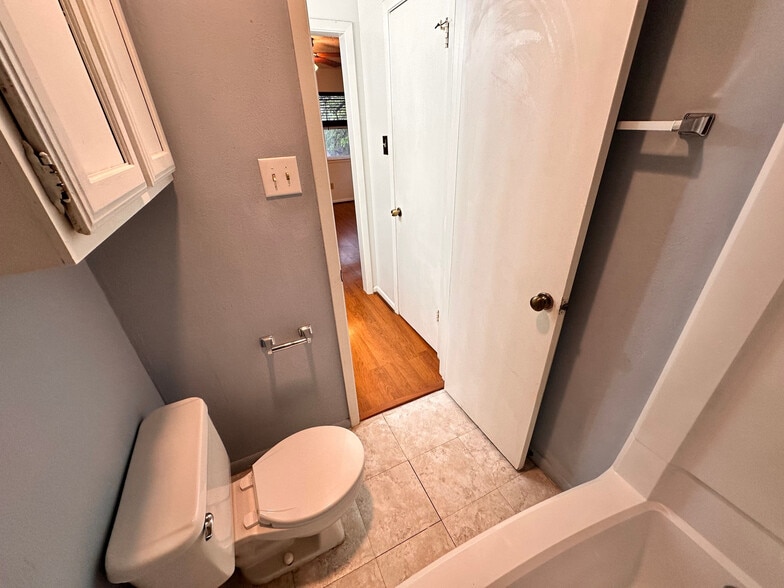 Building Photo - Room in Condo on Beauregard Cir