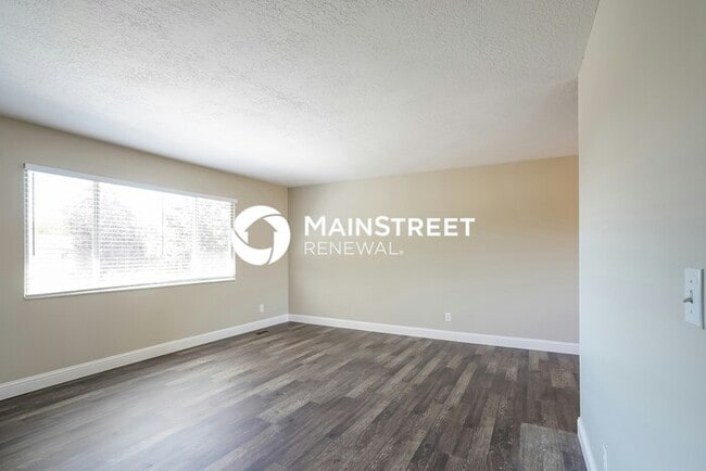 Building Photo - 4 Bedroom Pet-Friendly Home in Clearfield,...
