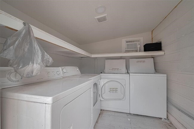 Building Photo - 1511 Scharpe St