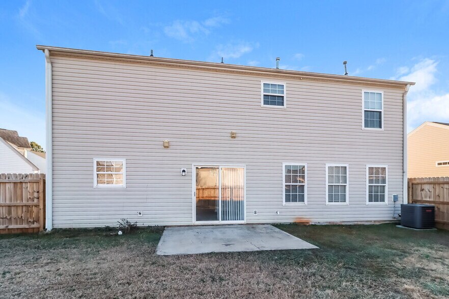 Building Photo - 12041 Serenade Ct