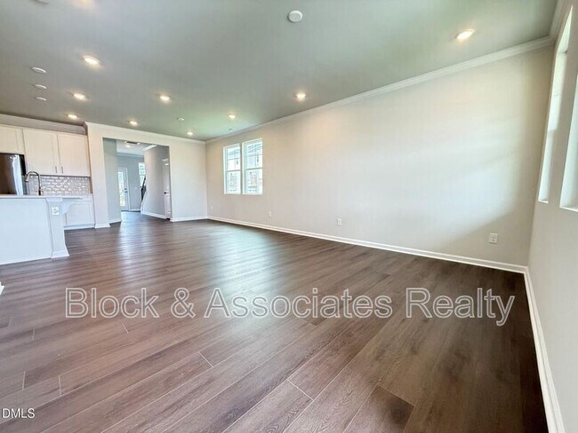 Building Photo - 304 Marmalade Sky Ln