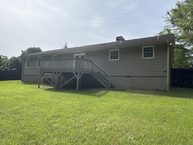 Building Photo - Brick Ranch Available Near Oakwood