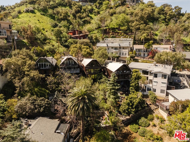 Building Photo - 6894 Pacific View Dr