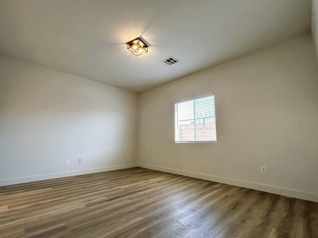 Building Photo - 2112 Fred Brown Dr