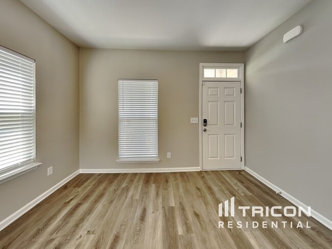 Building Photo - 303 Stonewood Crossing Dr