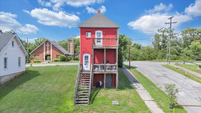 Building Photo - 302 Patton Ave NW