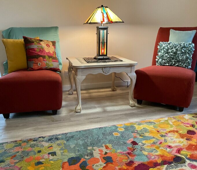 Nicely decorated - 418 N Laguna St