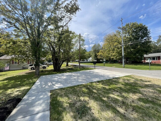 Building Photo - 316 Natcor Dr