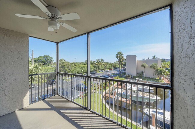 Building Photo - 17 Royal Palm Way
