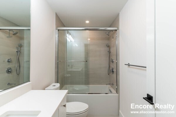 Building Photo - 285 Lamartine St