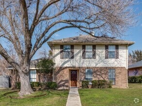Building Photo - 2623 Summertree Dr