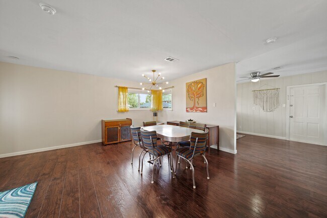 Building Photo - 5411 Meadow Creek Ln