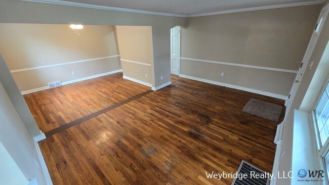 Building Photo - Updated 3 Bedroom 2 Full Bath House in the desirable Sycamore Twp/Deer Park Area