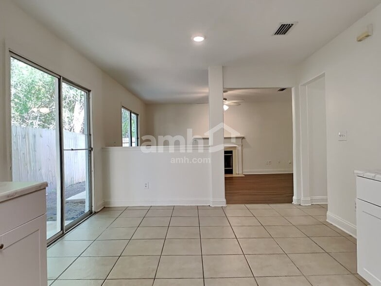 Building Photo - 2360 Cherokee Cove Trl