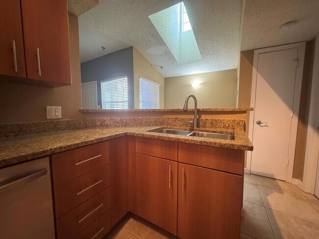 Building Photo - 1165 Crystal Way