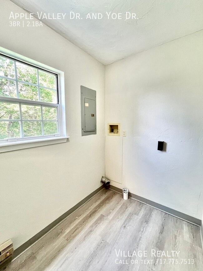 Building Photo - 914 Apple Valley Dr