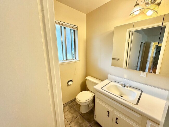 Building Photo - 604 Radcliffe Dr