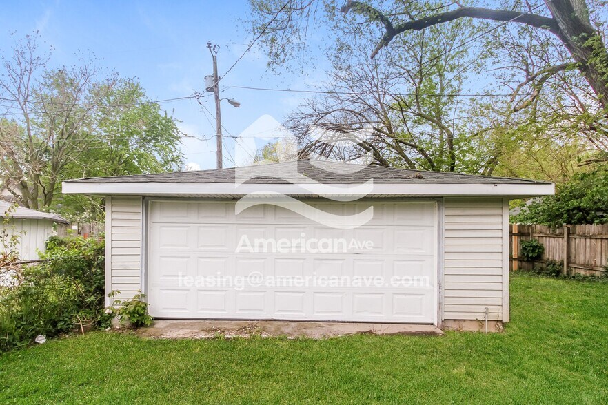 Building Photo - 1318 N Warman Ave