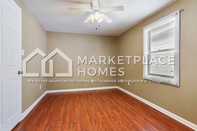Building Photo - 2757 Lavender St