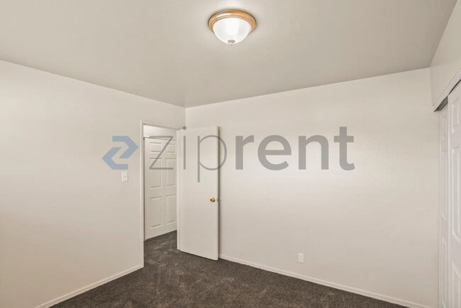 Building Photo - 7630 Lockwood St