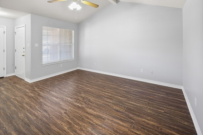 Building Photo - 2020 Legacy Ln