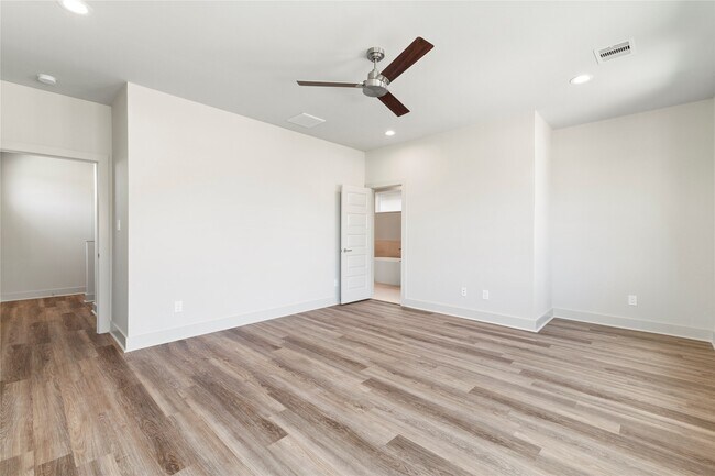 Building Photo - 5726 Rucio Ln