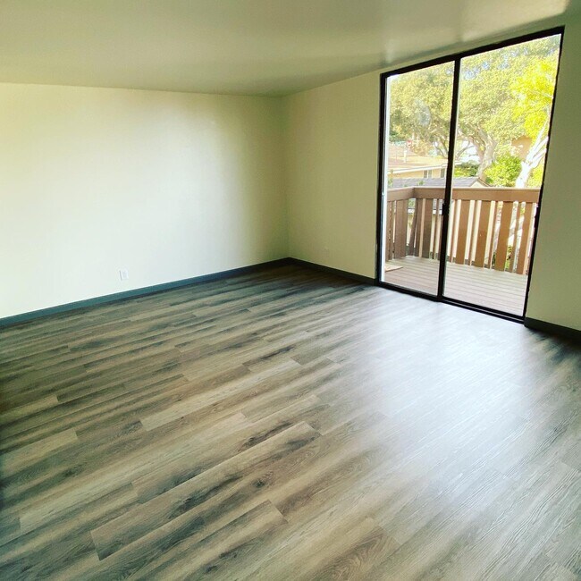 1120 McClellan Ave 1120 McClellan Ave Monterey CA 93940 Apartment