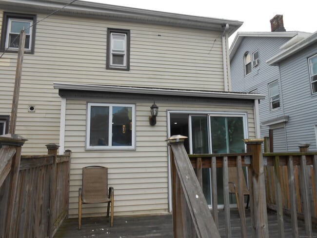 Building Photo - 114 Milne St