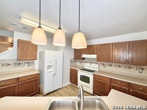 Building Photo - 4946 Bending Elms