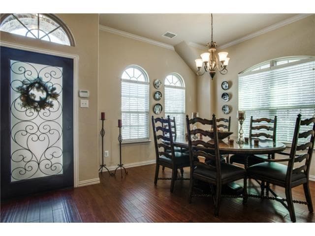 Building Photo - 5641 Hampshire Dr