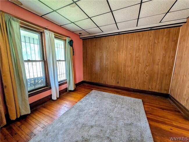 Building Photo - 325 Box Avenue Unit