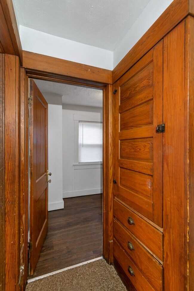 Building Photo - 1017 Mosley Ct SW